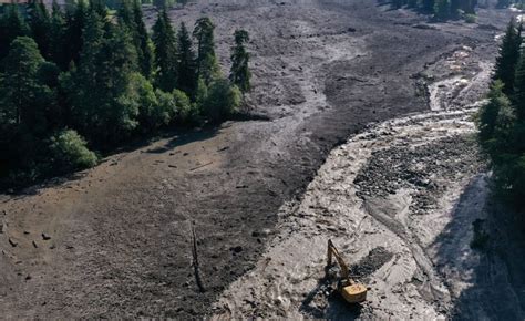 Landslide hits Georgia mountain resort, killing seven people and leaving more than 30 missing